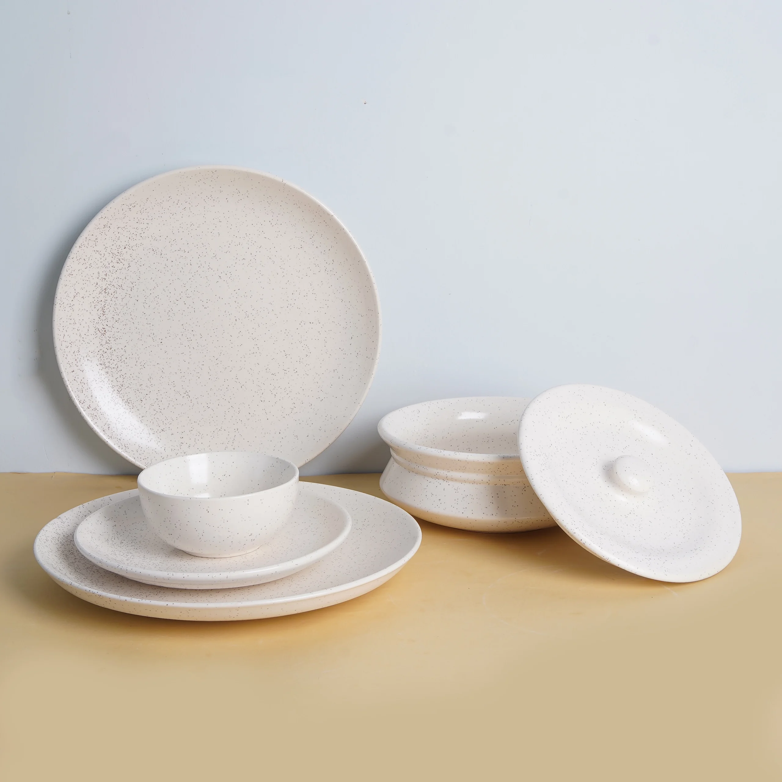 Glossy Ceramic Dinner Set